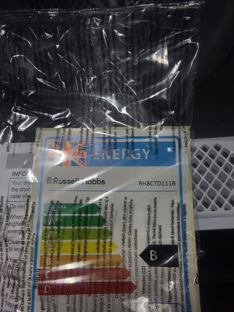 Russell Hobbs Freestanding Condenser Dryer Electric Tumble Dryer 15 Programmes 8kg Capacity 