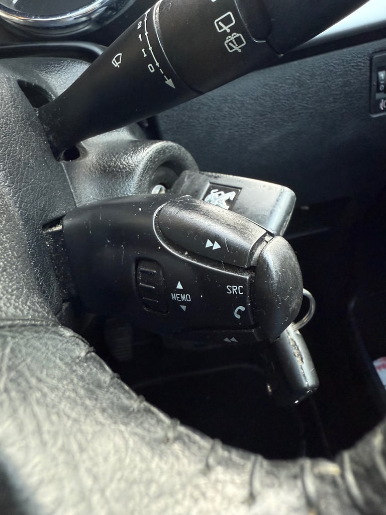 Peugeot, 207, Hatchback, 2012, Manual, 1360 (cc), 5 doors