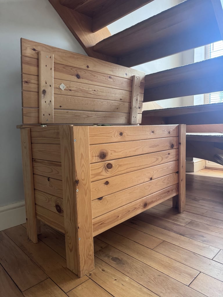 image for Wooden storage chest / blanket box with hinged lid. 