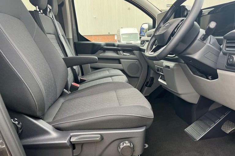 2025 Ford Transit Custom 2.5 PHEV 232ps H1 Double Cab Van Limited Auto PANEL VAN PETROL/ELECTRIC ...