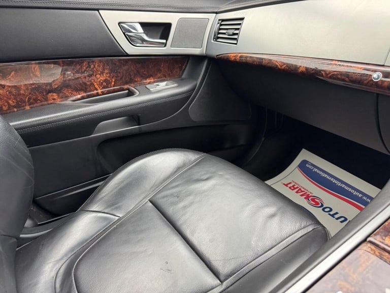 JAGUAR XF 2.2d Luxury Auto Euro 5 (s/s) 4dr 2011