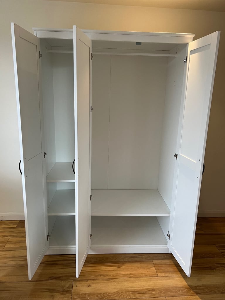 FREE DELIVERY IKEA SONGESAND WHITE TRIPLE MIRRORED WARDROBE GREAT CONDITION