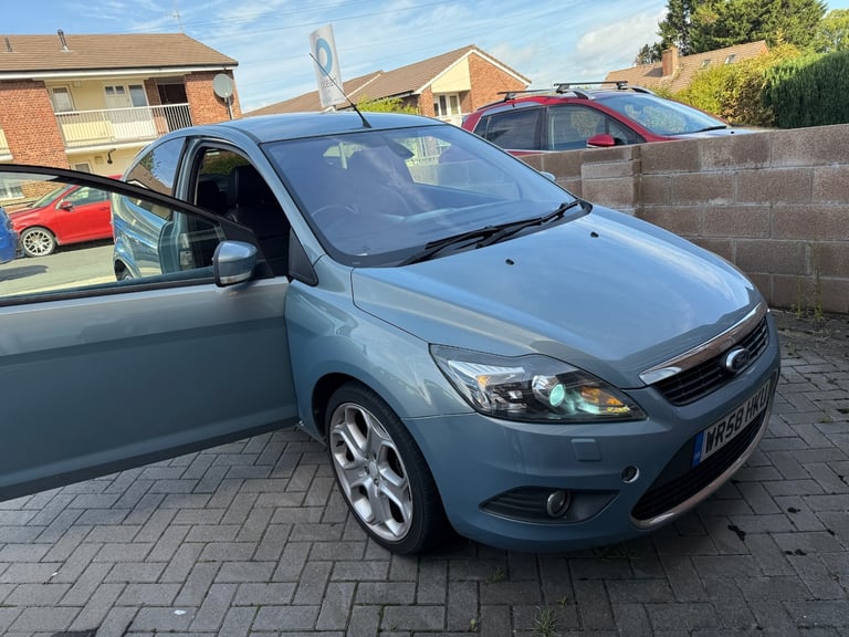 image for 2009 Ford Focus 2.0 Titanium 3dr HATCHBACK Petrol Manual