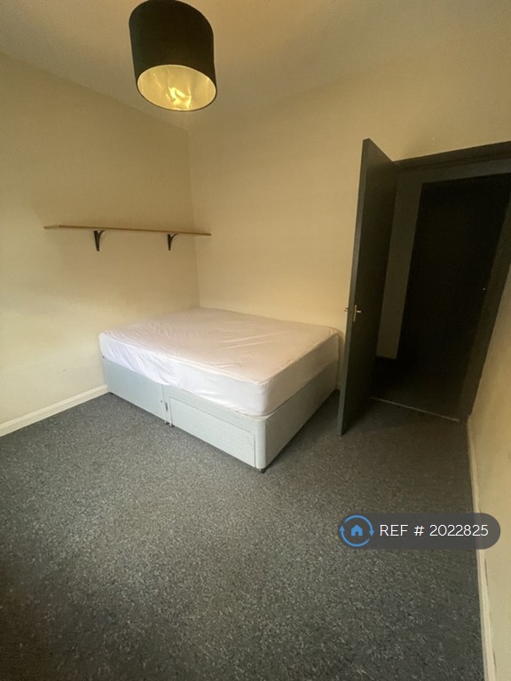 2 bedroom flat in Mews, South Darenth, DA4 (2 bed) (#2022825)