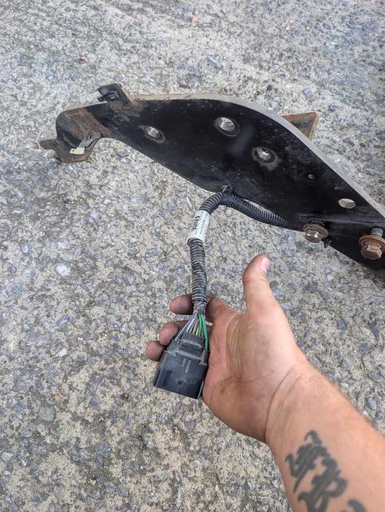 image for Ford ranger tow bar genuine ford part very good condition 