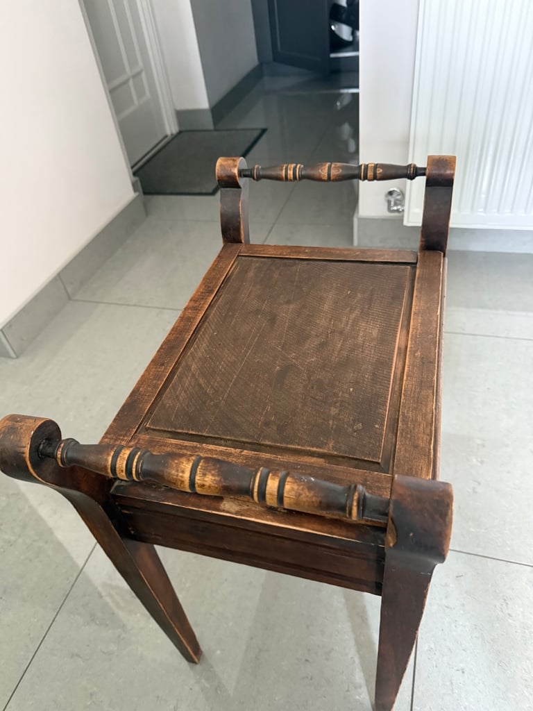 Piano Stool with storage