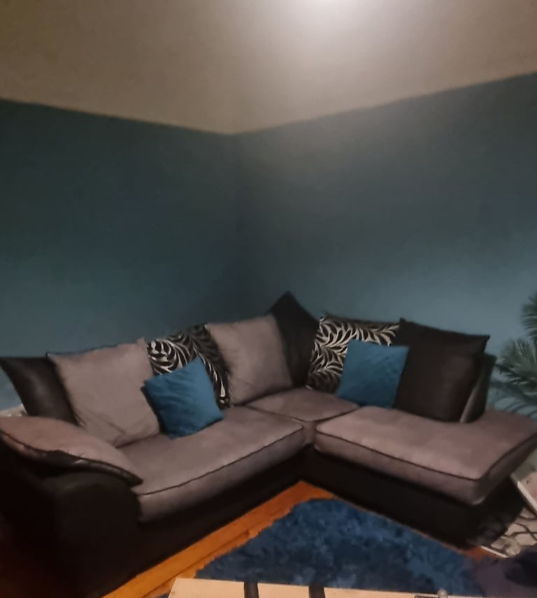 free corner couch
