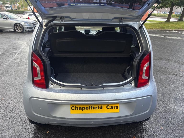 VOLKSWAGEN UP 1.0 High up! 2014