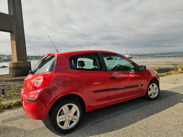 Renault Clio Hatchback 1.2ltr Petrol 5dr (12m Mot,Only 117,995 Miles,Ideal 1st Car or Commuter)