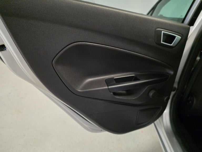  Ford Fiesta 1.6 Titanium Powershift Euro 5 5dr Petrol Automatic