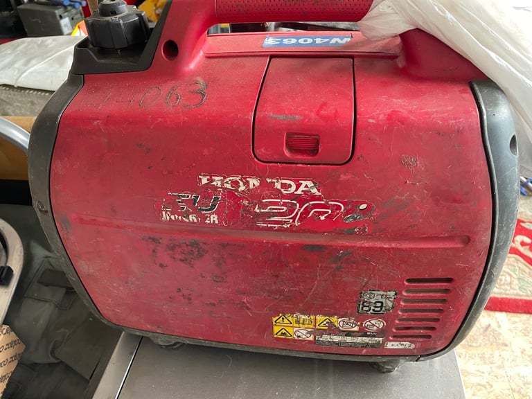 HONDA EU20i GENERATOR SPARES OR REPAIRS 