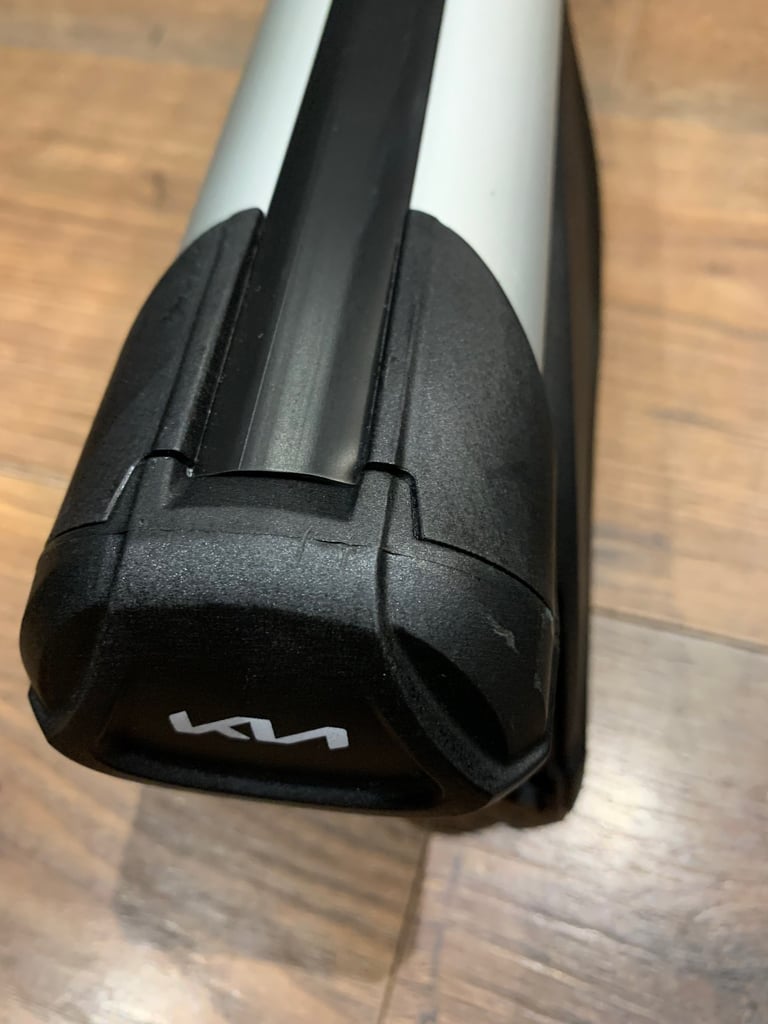 GENUINE KIA SORENTO, SORENTO HEV & PHEV 2022> ALUMINIUM ROOF RACK CROSS BARS P2211ADE01AL BRAND NEW