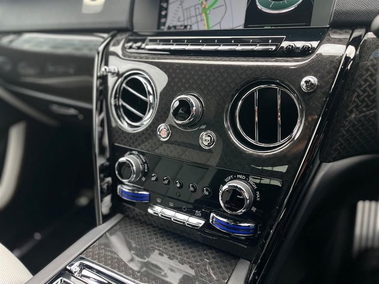 ROLLS ROYCE CULLINAN BLACK BADGE AUTO