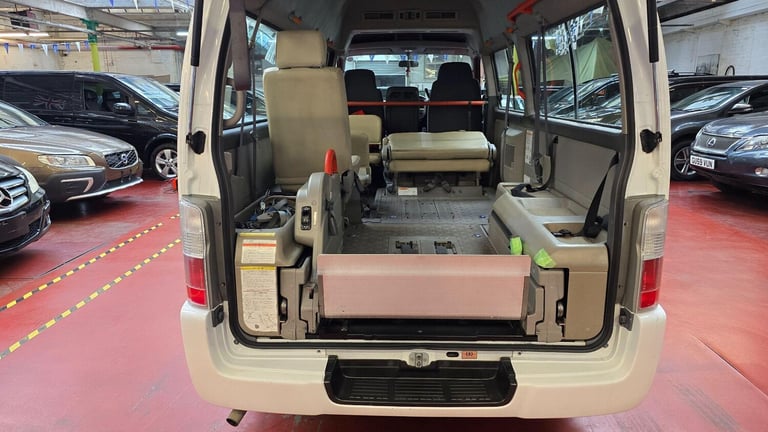  Nissan Elgrand Caravan twin mobility Chair auto lift Petrol Automatic