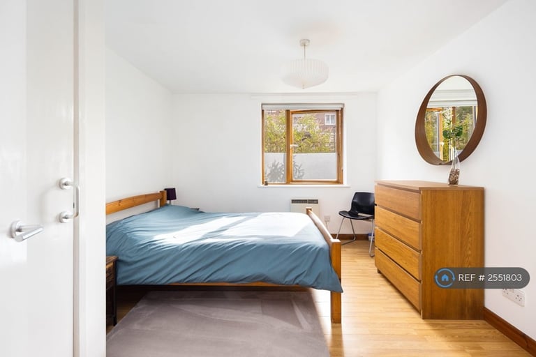 2 bedroom flat in Nichols Court, London, E2 (2 bed) (#2551803)