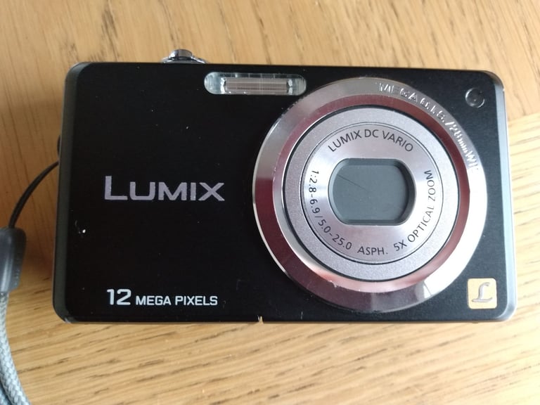 Panasonic FS5 Lumix camera