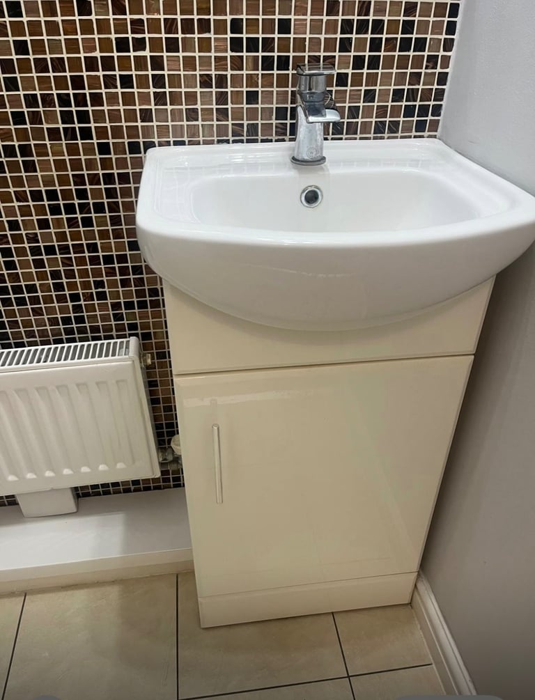 Cloakroom suite