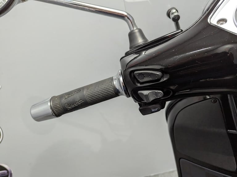 2012 (62) Piaggio Vespa GTS 125 in black