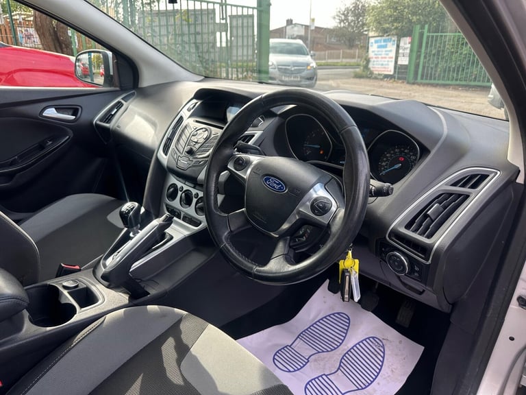 2011 Ford Focus 1.6 TDCi Zetec Euro 5 (s/s) 5dr HATCHBACK Diesel Manual