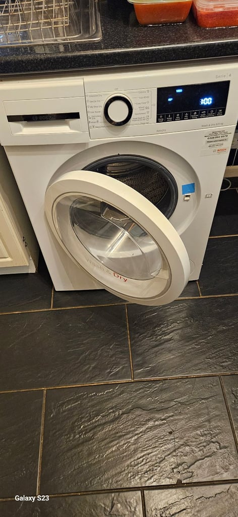 BOSCH SERIES 4, WASHING MACHINE COMBINED WITH DRYER, 8KG/5KG WASHER DRYER. 