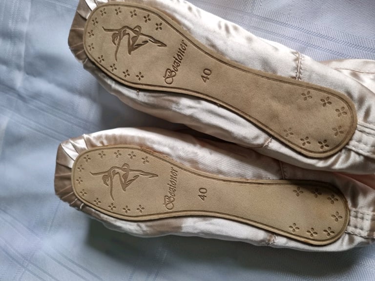 Pointe shoes for ballet