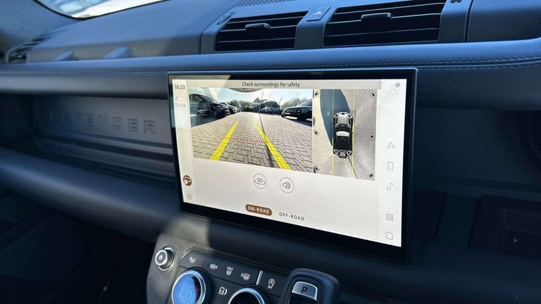 2024 Land Rover Defender 3.0 D250 X-Dynamic HSE 90 3dr Auto ESTATE DIESEL Automatic