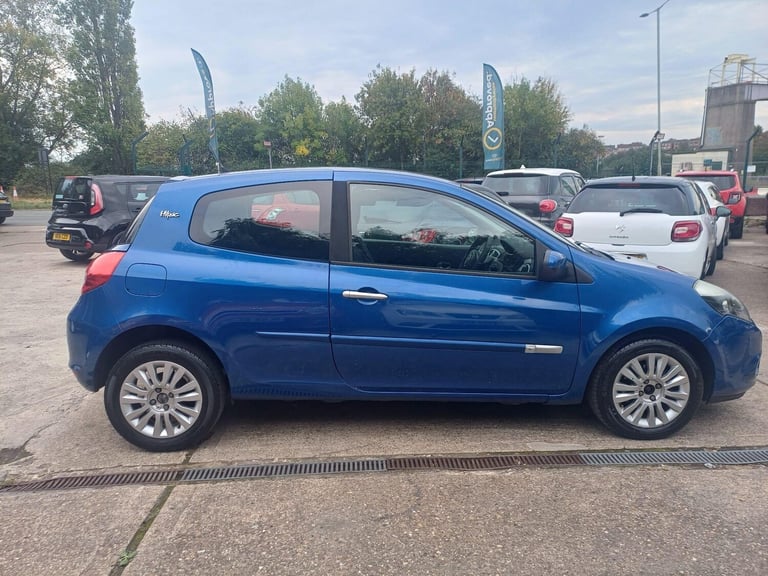 2011 Renault Clio 1.2 16V I-Music 3dr HATCHBACK PETROL Manual