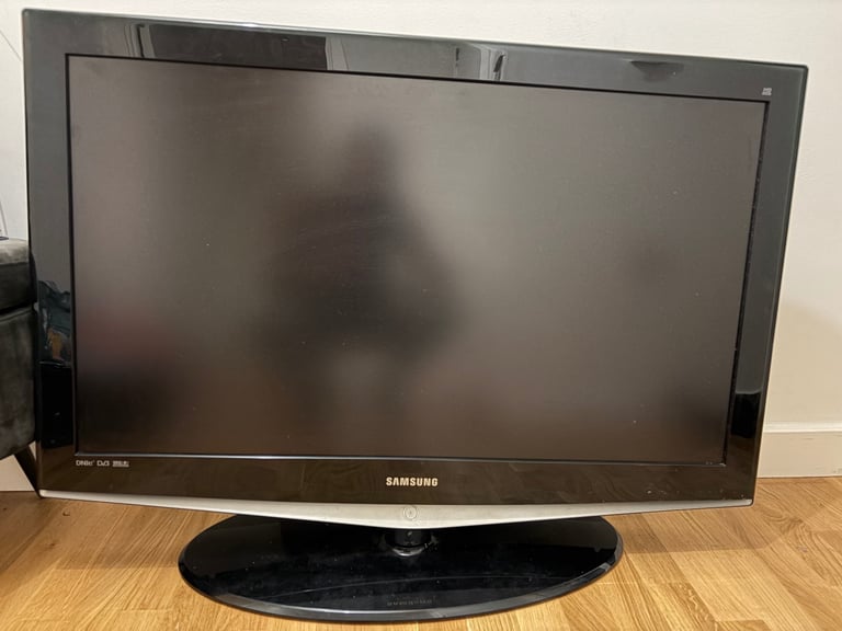 image for Samsung 32” HD TV – Great Condition