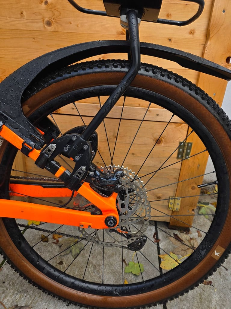 2021 Trek Rail 9.8 xt full carbon electric bike - 2nd battery,  spare tyres, rear rack..