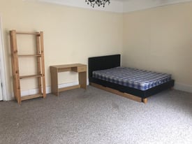 Spacious room to rent on Alresford High Street