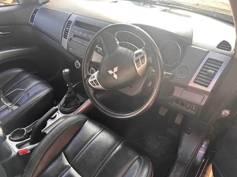 Mitsubishi, OUTLANDER, Estate, 2010, Manual, 2179 (cc), 5 doors