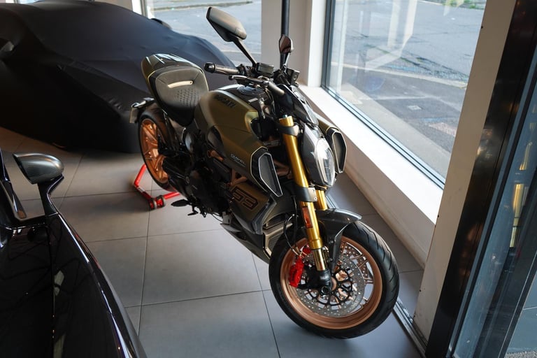 Ducati Diavel LAMBORGHINI 1260 S ABS 1200cc