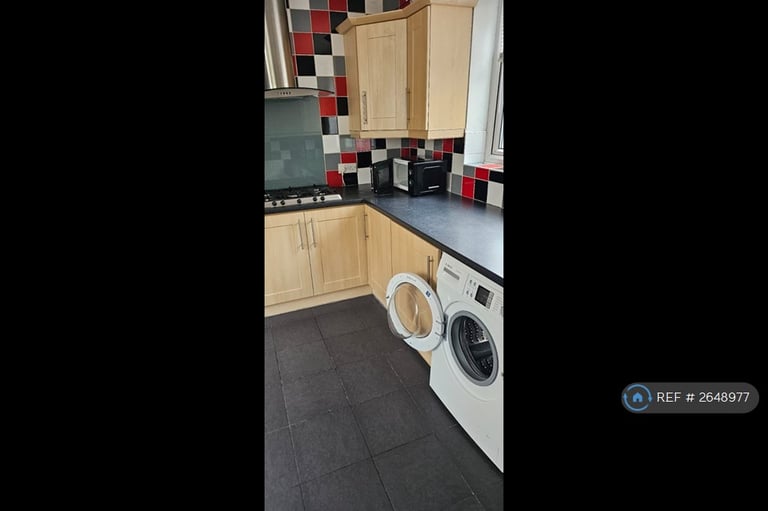 5 bedroom house in Bentley New Drive, Walsall, WS2 (5 bed) (#2648977)