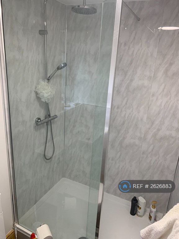 2 bedroom house in Littleton Crescent, Penkridge, Stafford, ST19 (2 bed) (#2626883)