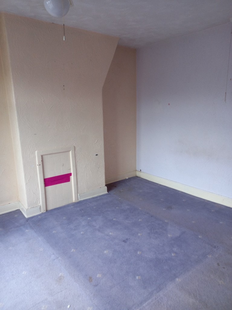 **LET BY** 3 BEDROOM MID TERRACE - LEEK NEW ROAD** NO DEPOSIT**DSS ACCEPTED**