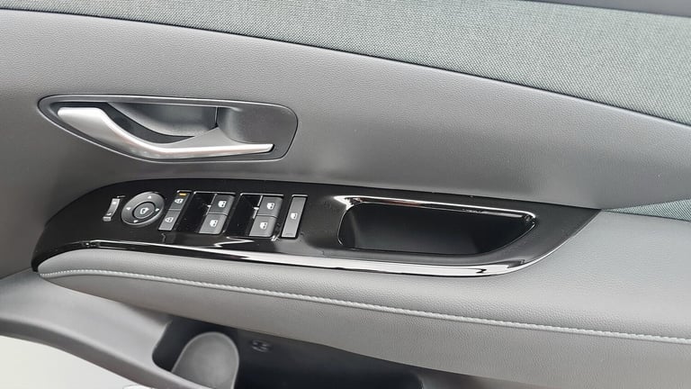 2025 Hyundai TUCSON 1.6 T-GDi Ultimate SUV 5dr Petrol Hybrid Auto 4WD Euro 6 (s/s) (215 ps) ESTAT...