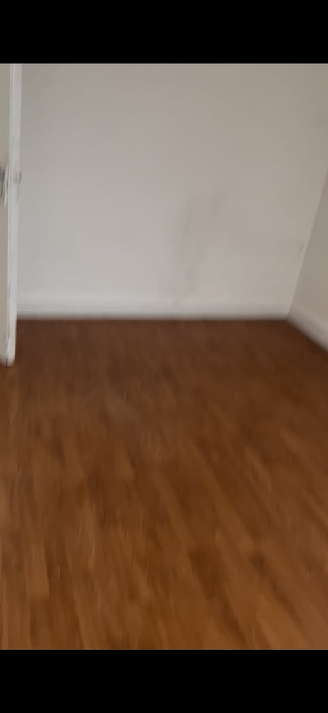 3 bedrooms with seating room for rent 