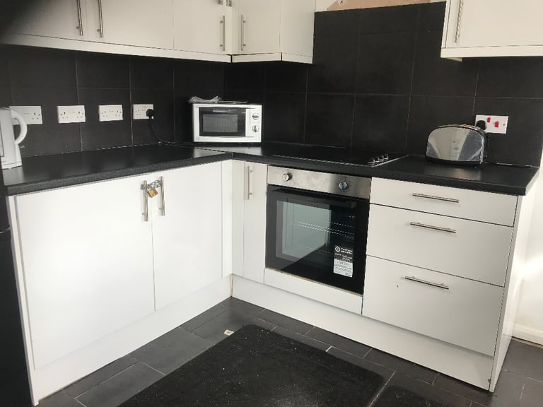 Furnished Large Double Rooms for rent