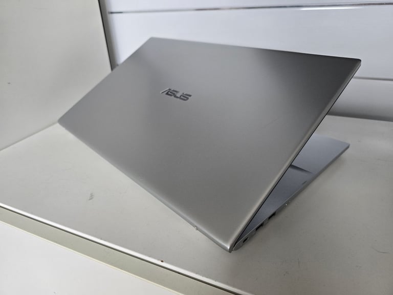 Asus Vivobook M712 17inch laptop Ryzen 3, 8GB Ram