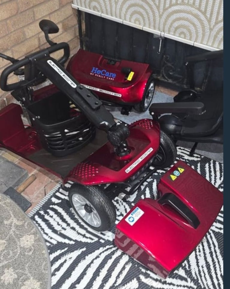 NEW SCOOTER. 5mph. 19.5St. 10mls R. Opens/Folds Carboot Mobility Scooter 