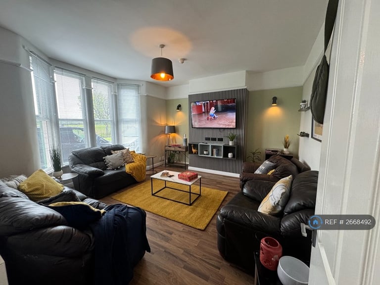 7 bedroom house in Grant Avenue, Liverpool, L15 (7 bed) (#2668492)