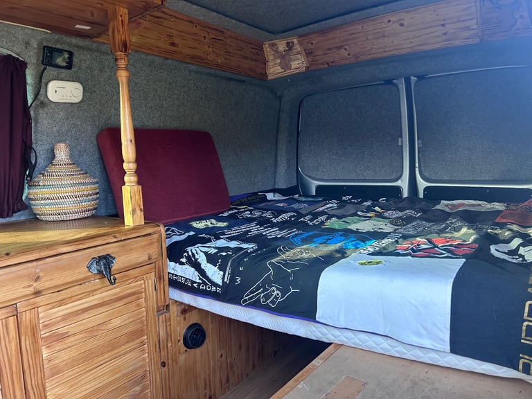 Volkswagen VW T5 Campervan/Day van with Diesel Heater NEW MOT LWB midtop 