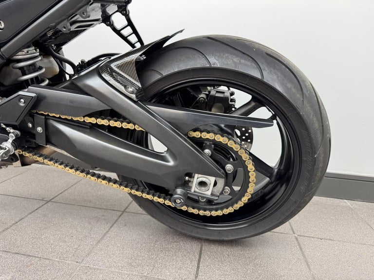 YAMAHA FZ1 N FAZER 1000 SILVER 2007 07 REG JUST 15,015 MILES MIVV FULL SYSTEM