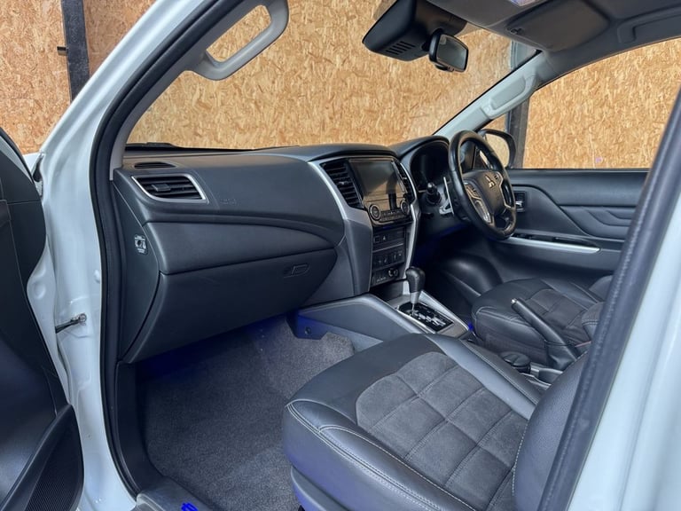 2020 Mitsubishi L200 2.2 DI-D DC Barbarian X Pickup Double Cab 4dr Diesel Auto 4WD Euro 6 (s/s)  ...