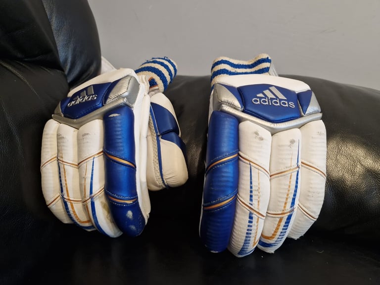 Adidas Pro Quality cricket batting gear pads gloves and thighpad in excellent condition