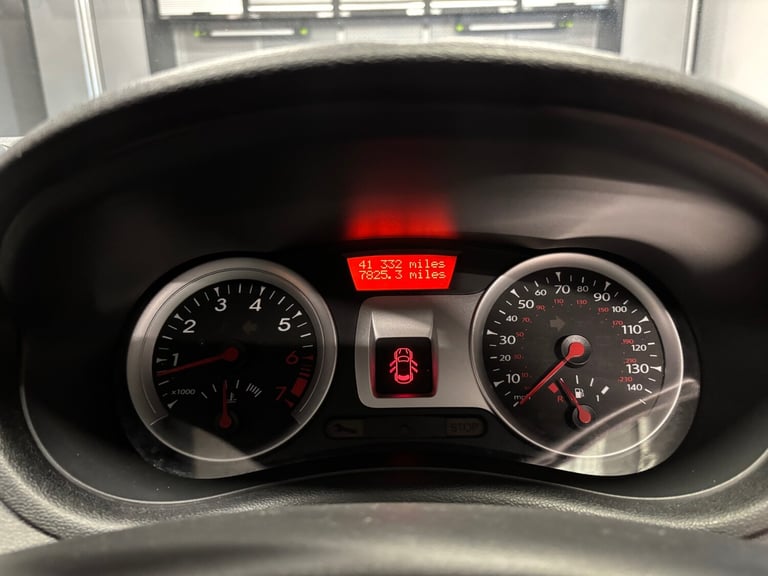 2010 Renault Clio 1.2 16V I-Music 3dr HATCHBACK Petrol Manual