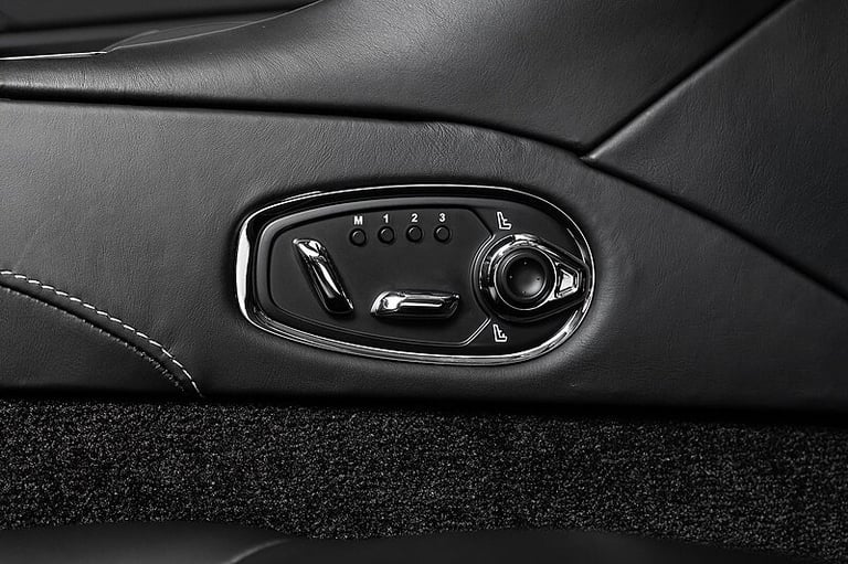 2023 Aston Martin DBS SUPERLEGGERA 770 ULTI V12 Ultimate COUPE PETROL Automatic