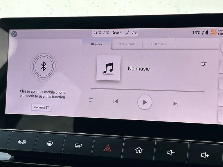 2025 MG MG4 64kWh Trophy Long Range Hatchback 5dr Electric Auto (203 ps) Hatchback ELECTRIC Autom...