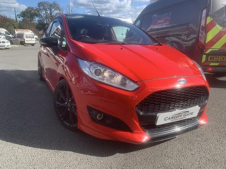 image for 2015 Ford Fiesta 1.0 T EcoBoost Zetec S Red Edition - New MOT - Only 61500 Miles