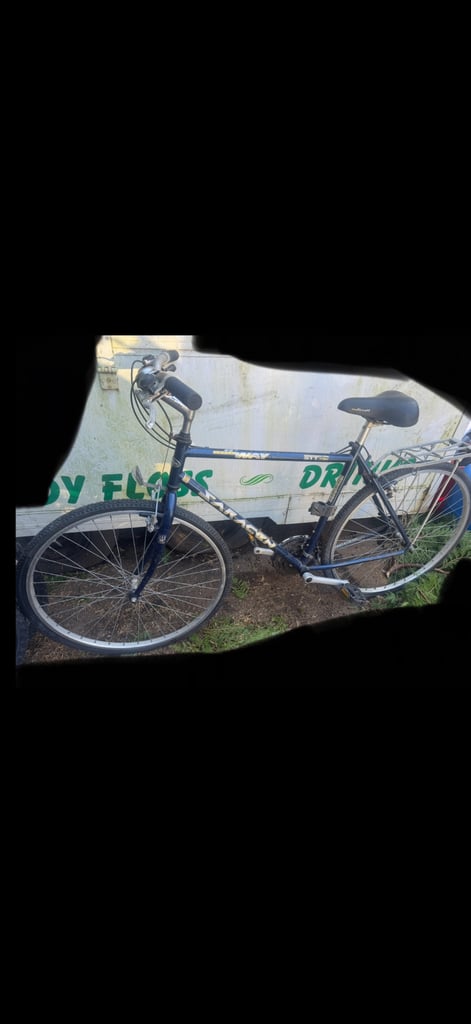 image for Men's Saracen bike 28" wheel